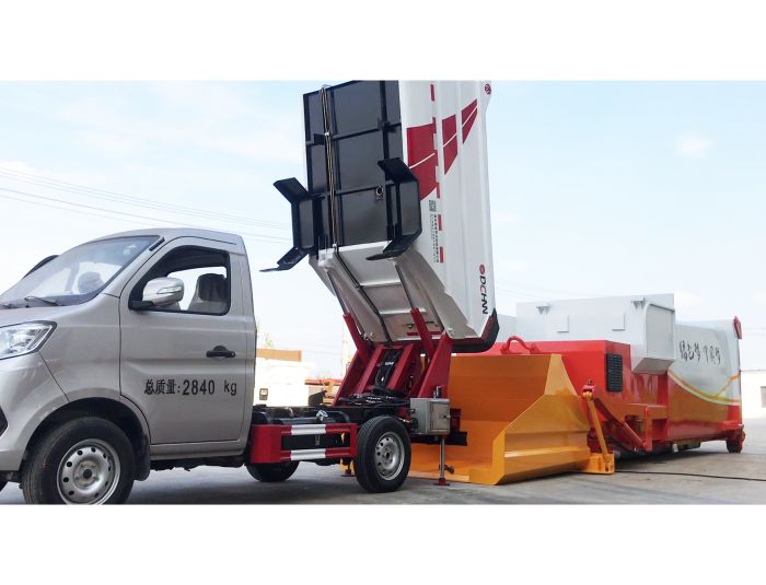 自裝卸、車廂可卸式垃圾車、移動壓縮垃圾站協(xié)同作業(yè)